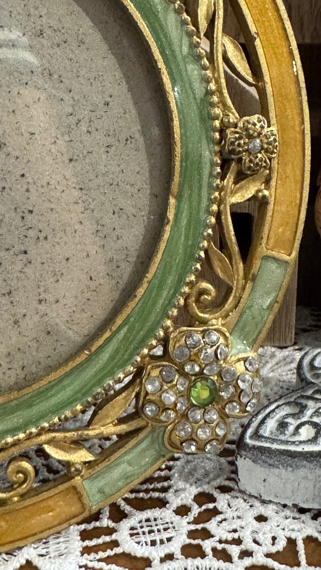 Vintage Sunflower 1998 Green & Gold Round Rhinestone Picture Frame