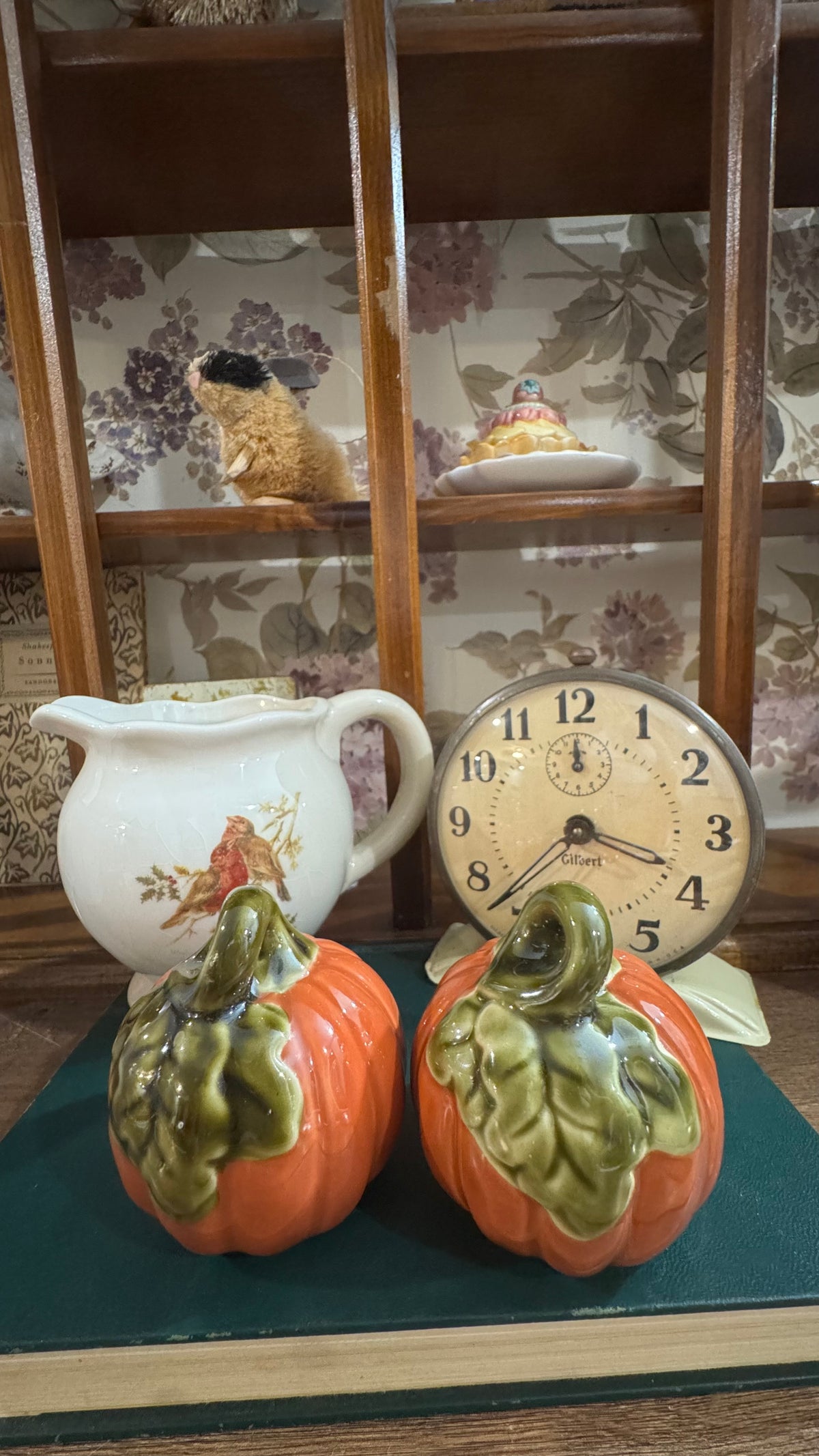 Ceramic Pumpkin Salt & Pepper Shakers – Fall Harvest Décor