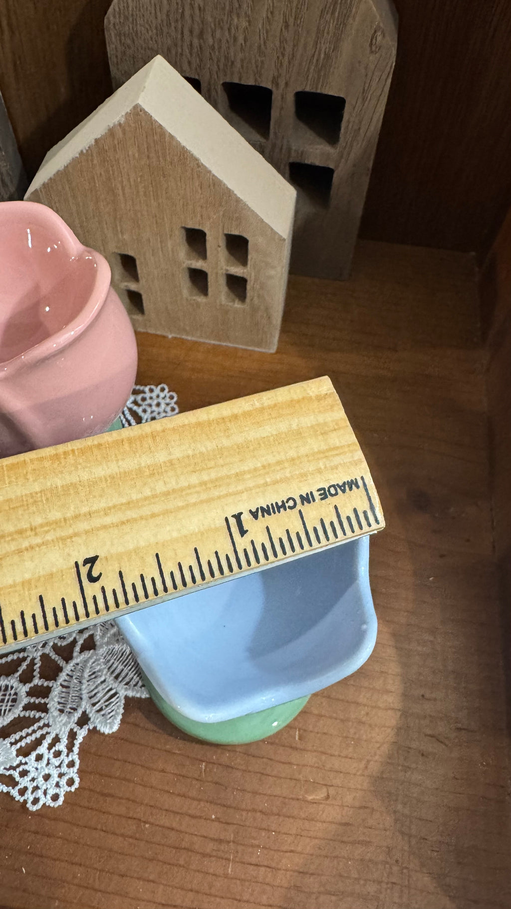 Set of 4 Pastel Tulip Ceramic Egg Cups – Pink & Blue with Green Bases