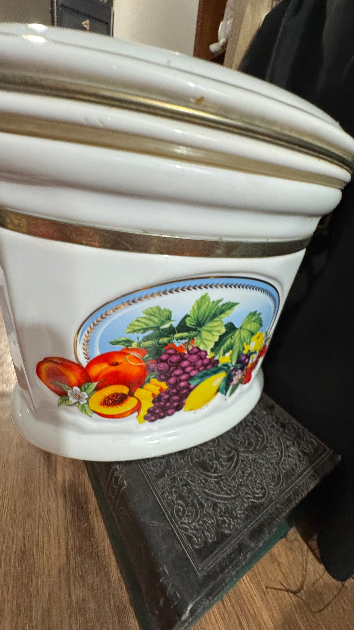 Vintage Knott’s Berry Farm Ceramic Fruit Canister with Clamp Lid