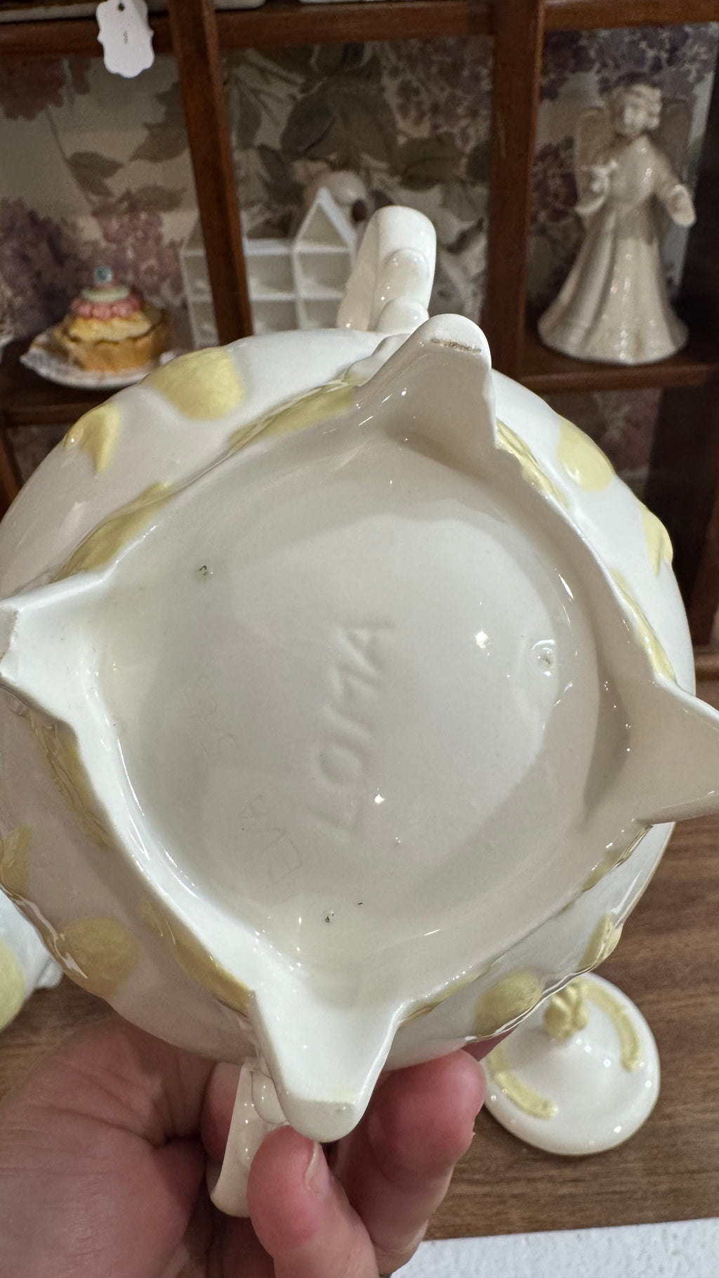 Loma White & Pale Yellow 3-Piece Coffee Set – Ornate Footed Design