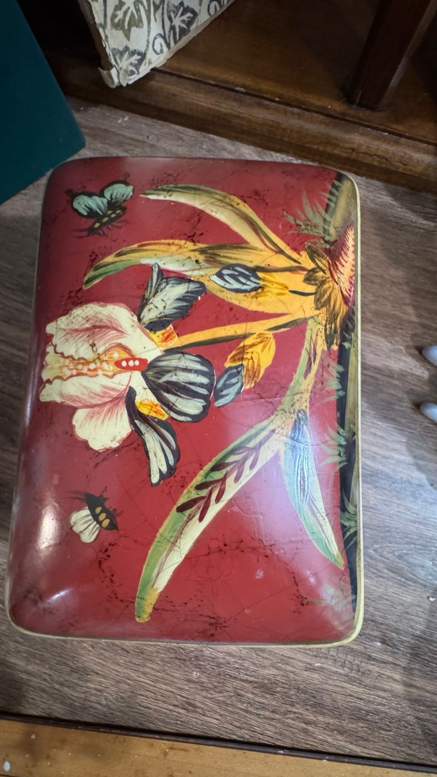 Raymond Waites Floral Butterfly Decorative Lidded Box – Toyo Trading