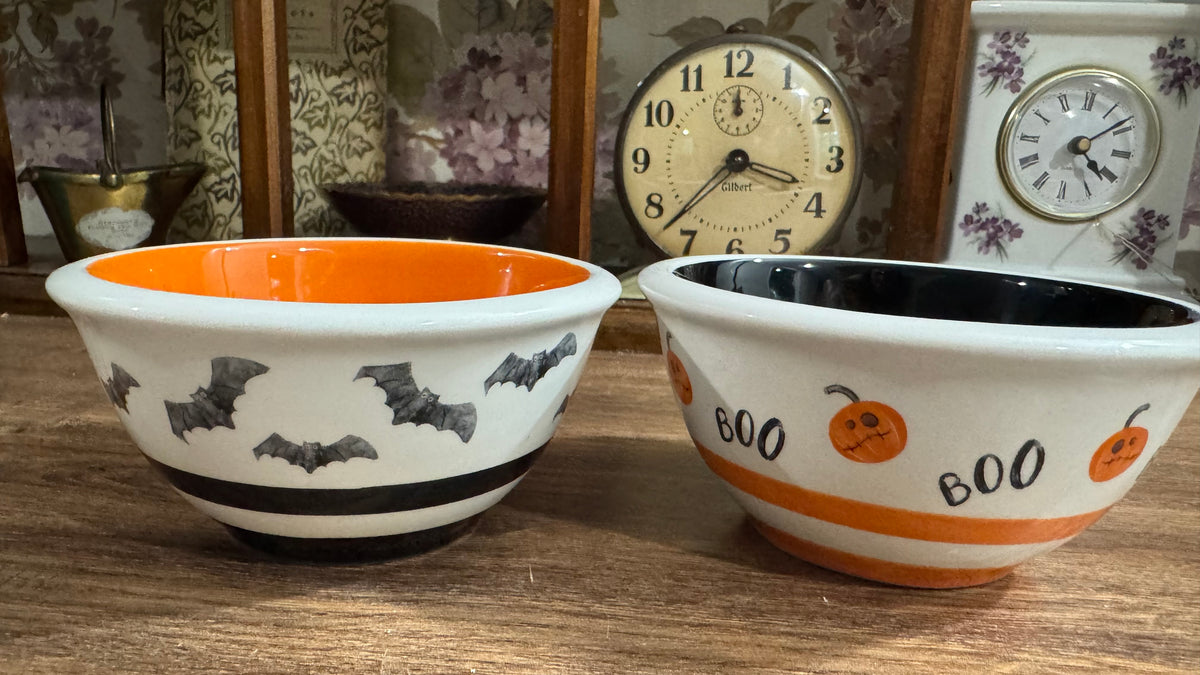 Potter’s Studio Halloween Ceramic Bowls – Set of 2