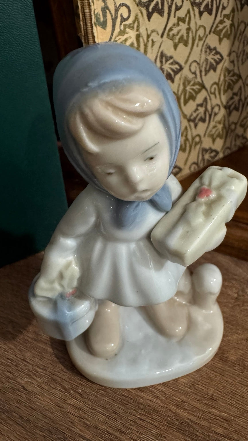 Mirmasu Porcelain Girl Figurine – Blue & White