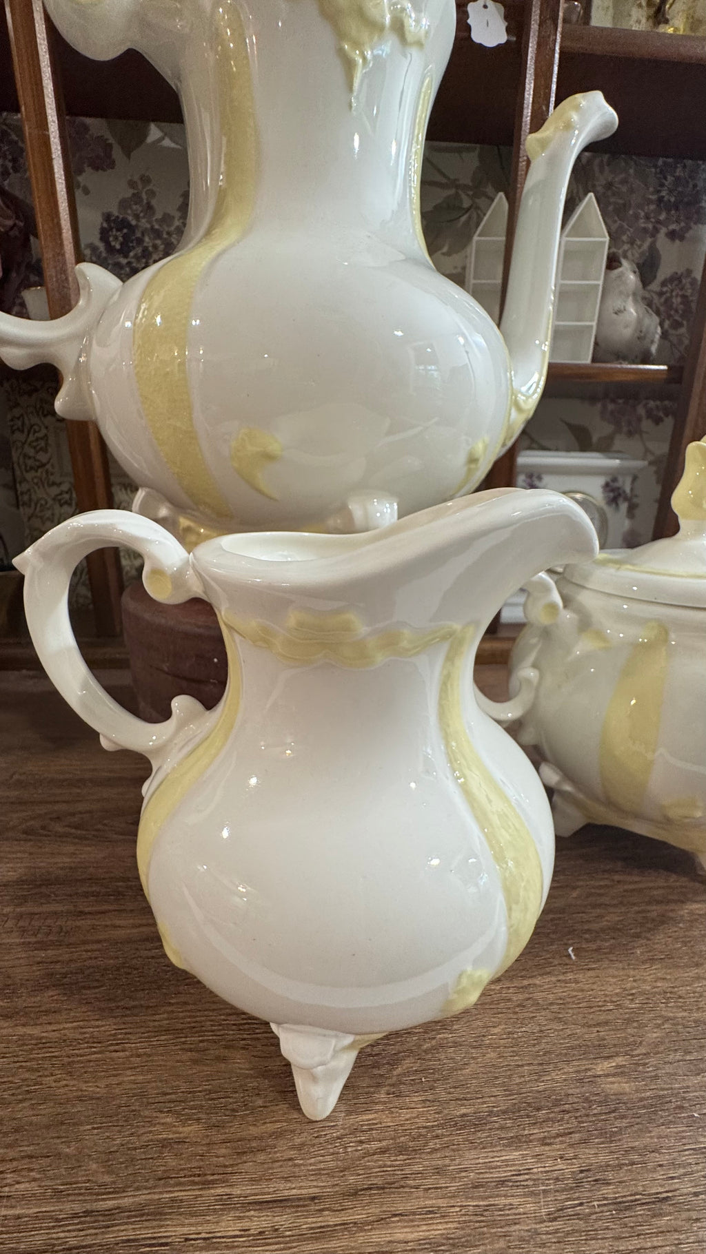 Loma White & Pale Yellow 3-Piece Coffee Set – Ornate Footed Design