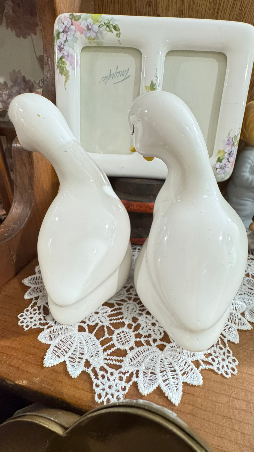 Pair of White & Yellow Ceramic Duck Figurines – Farmhouse Decor