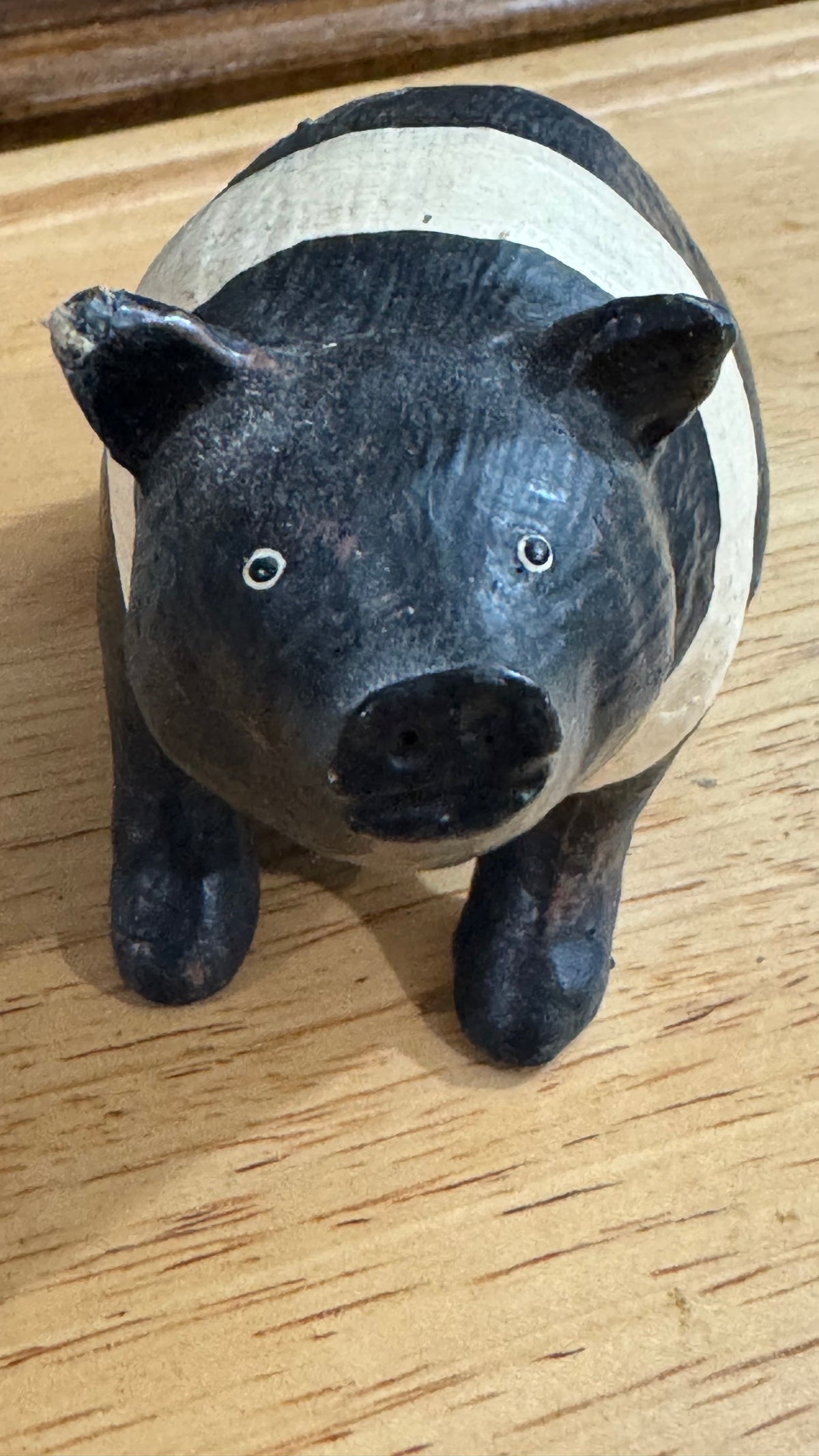 Black & Cream Sitting Pig Figurine – Primitive Farmhouse Décor –