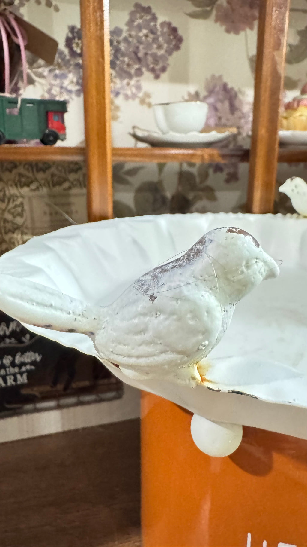 White Metal Tabletop Bird Feeder with Two Birds – Garden Decor
