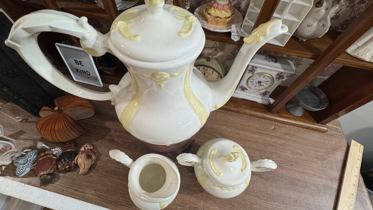 Loma White & Pale Yellow 3-Piece Coffee Set – Ornate Footed Design