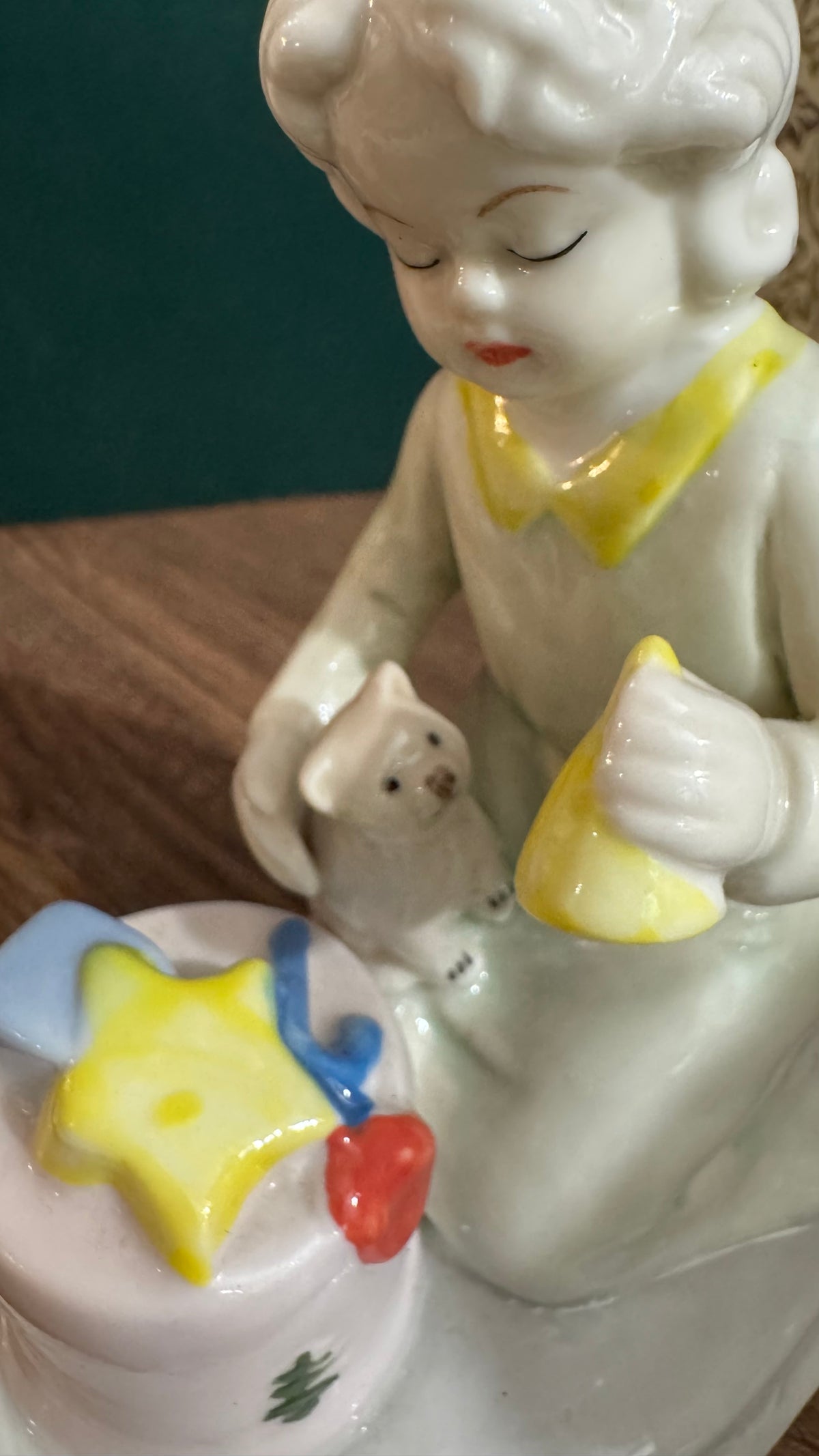 K’s Collection Porcelain Child & Kitten Christmas Figurine