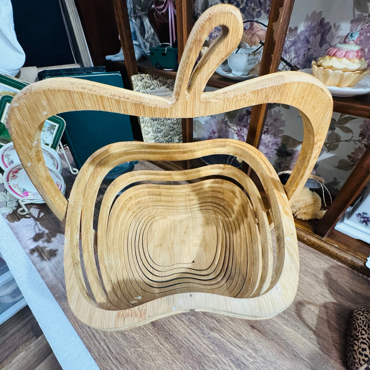 Vintage-Style Bamboo Collapsible Apple Basket – Folding Puzzle Basket