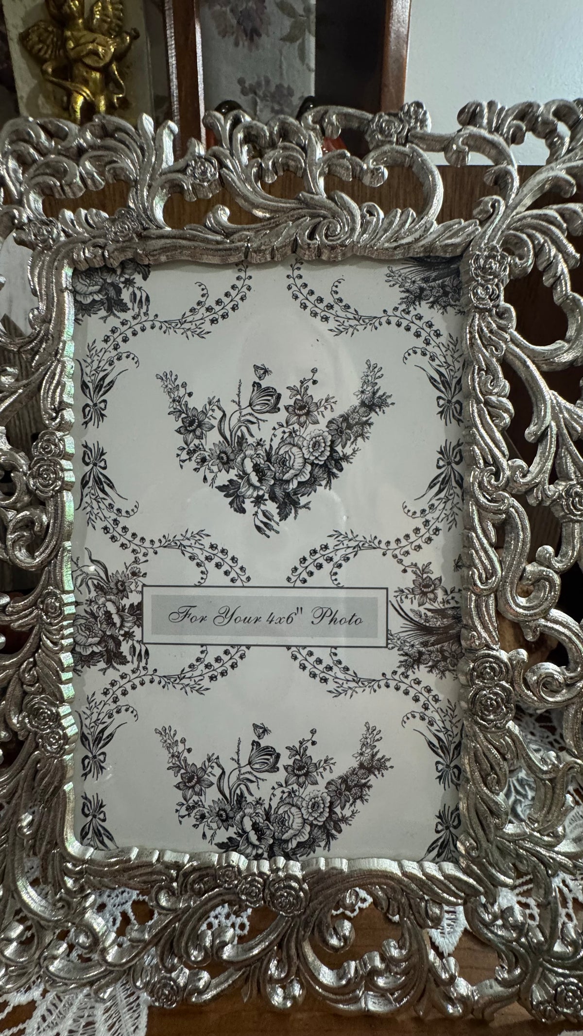 Ornate Silver-Tone Floral Scroll Photo Frame – 4×6 –
