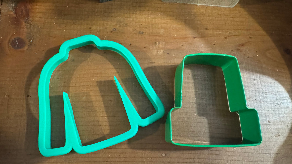 2 Green Cookie Cutters – Sweater & Top Hat Holiday Baking Set