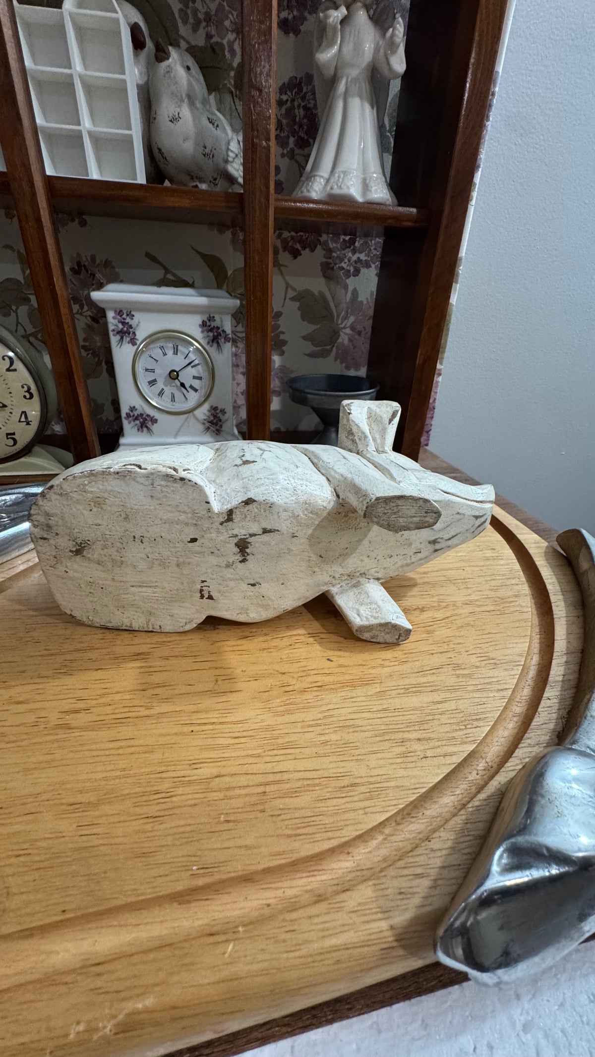 Distressed White Wood Pig Figurine – Rustic Farmhouse Décor –