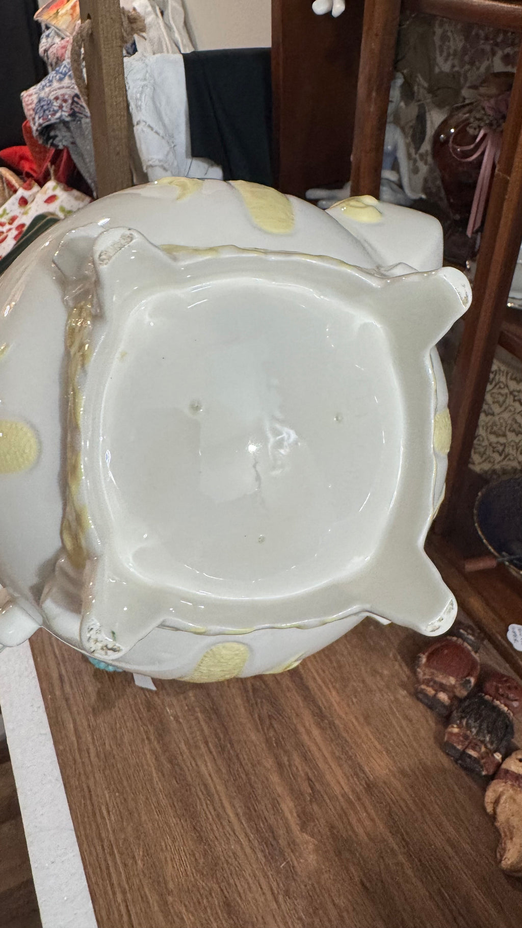 Loma White & Pale Yellow 3-Piece Coffee Set – Ornate Footed Design