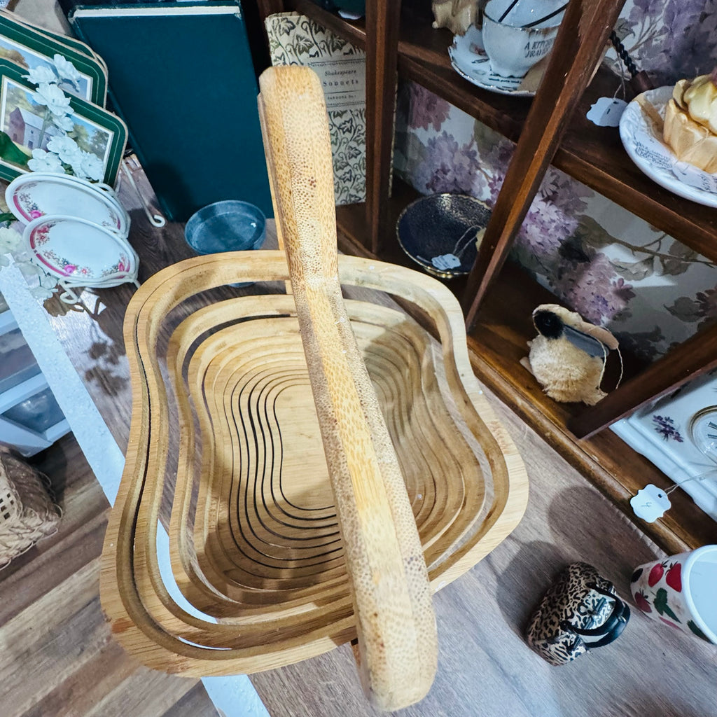 Vintage-Style Bamboo Collapsible Apple Basket – Folding Puzzle Basket