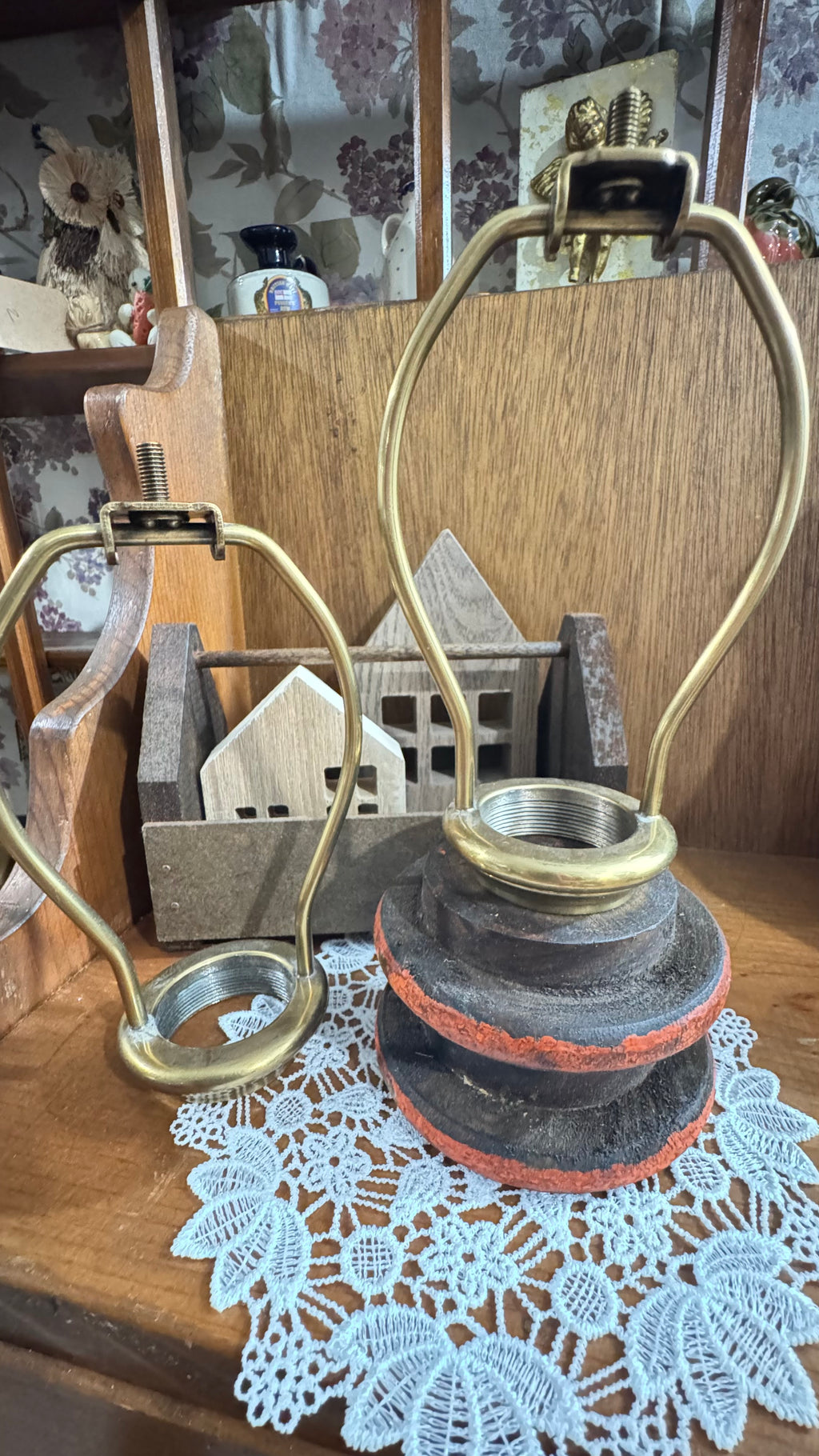 PAIR OF VINTAGE BRASS LAMP HARPS / LAMP HARDWARE