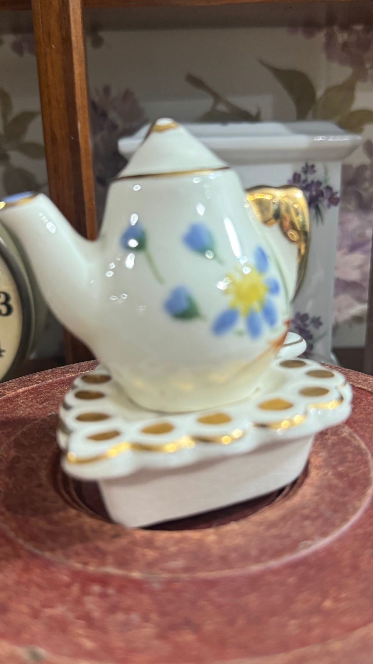 Vintage Poinsettia Studios Teapot & Leaf Salt Pepper Shaker Set Blue Floral Gold