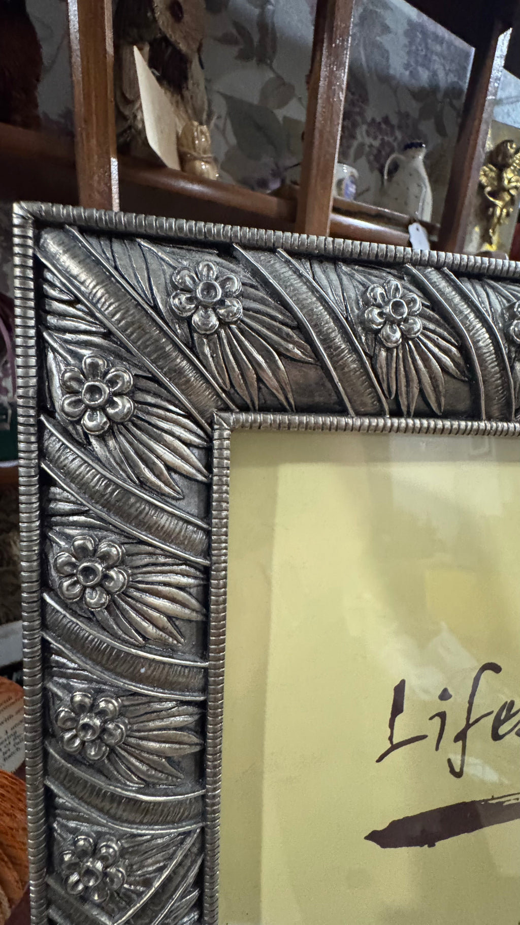 Lifestyle Silver-Tone Floral Picture Frame – 8×10
