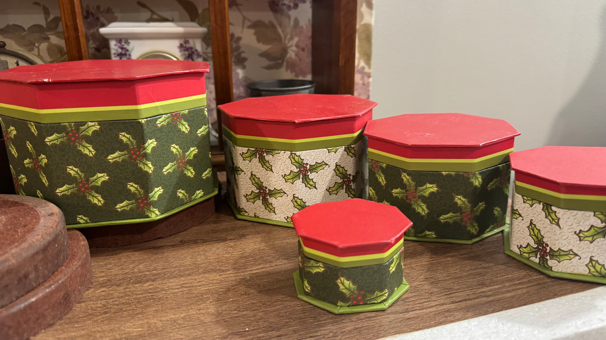Set of 5 Christmas Holly Nesting Boxes with Lids