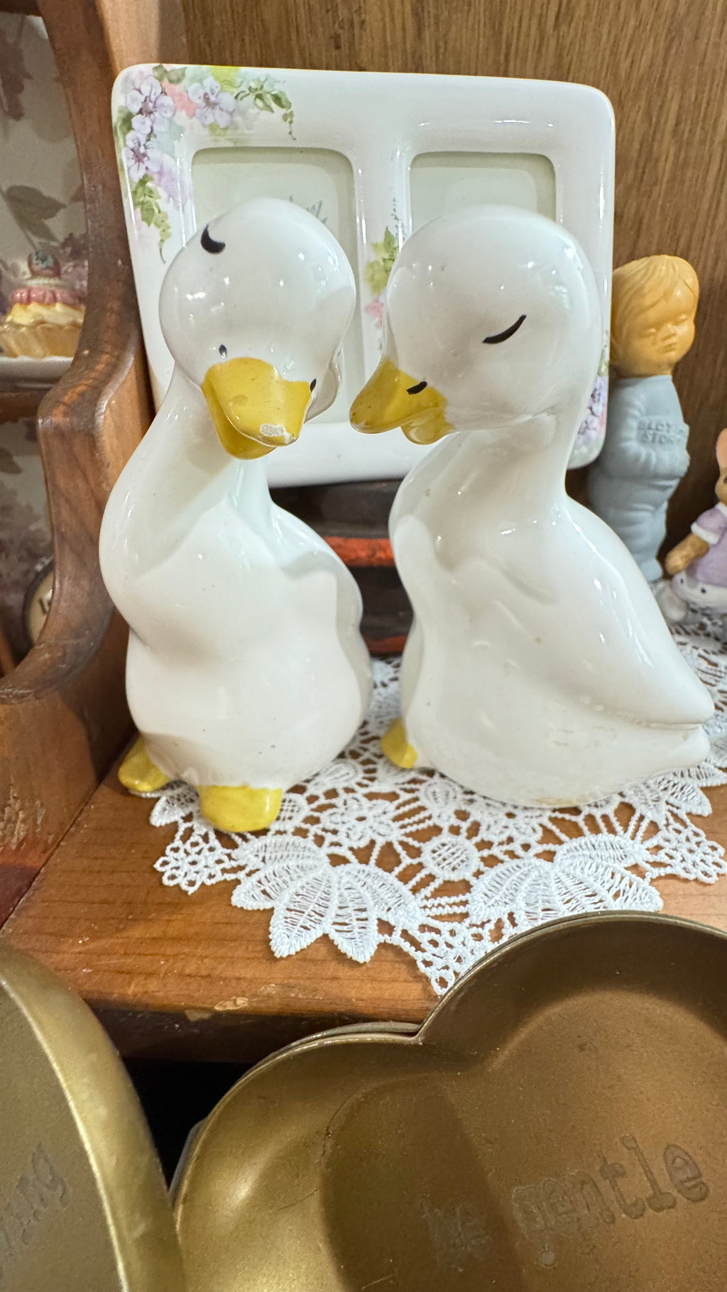 Pair of White & Yellow Ceramic Duck Figurines – Farmhouse Decor