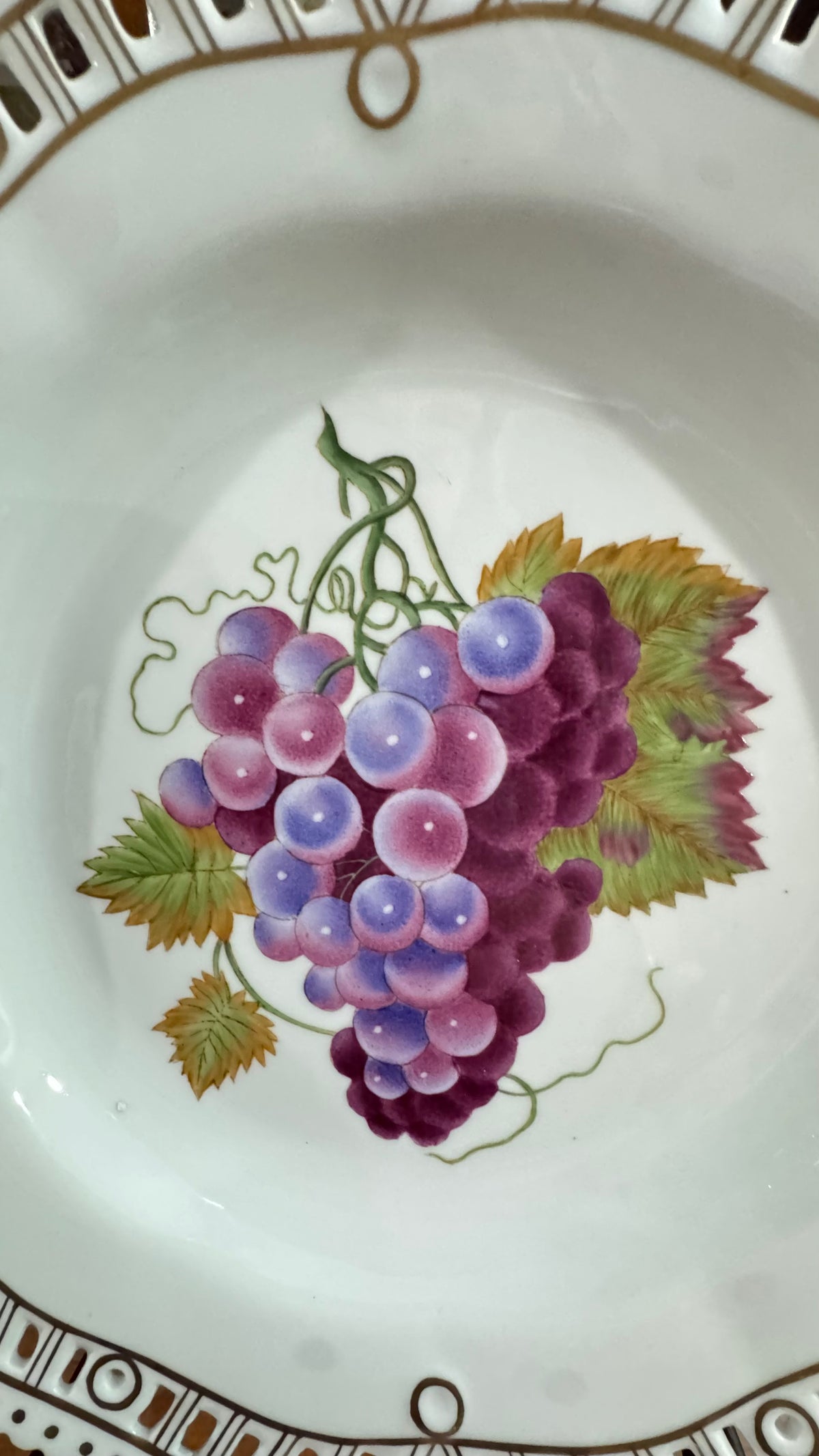 Vintage Chelsea House Grape Decorative Bowl Plate – Pierced Rim 10