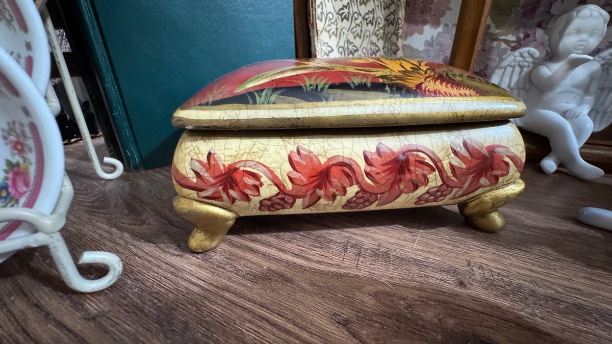 Raymond Waites Floral Butterfly Decorative Lidded Box – Toyo Trading