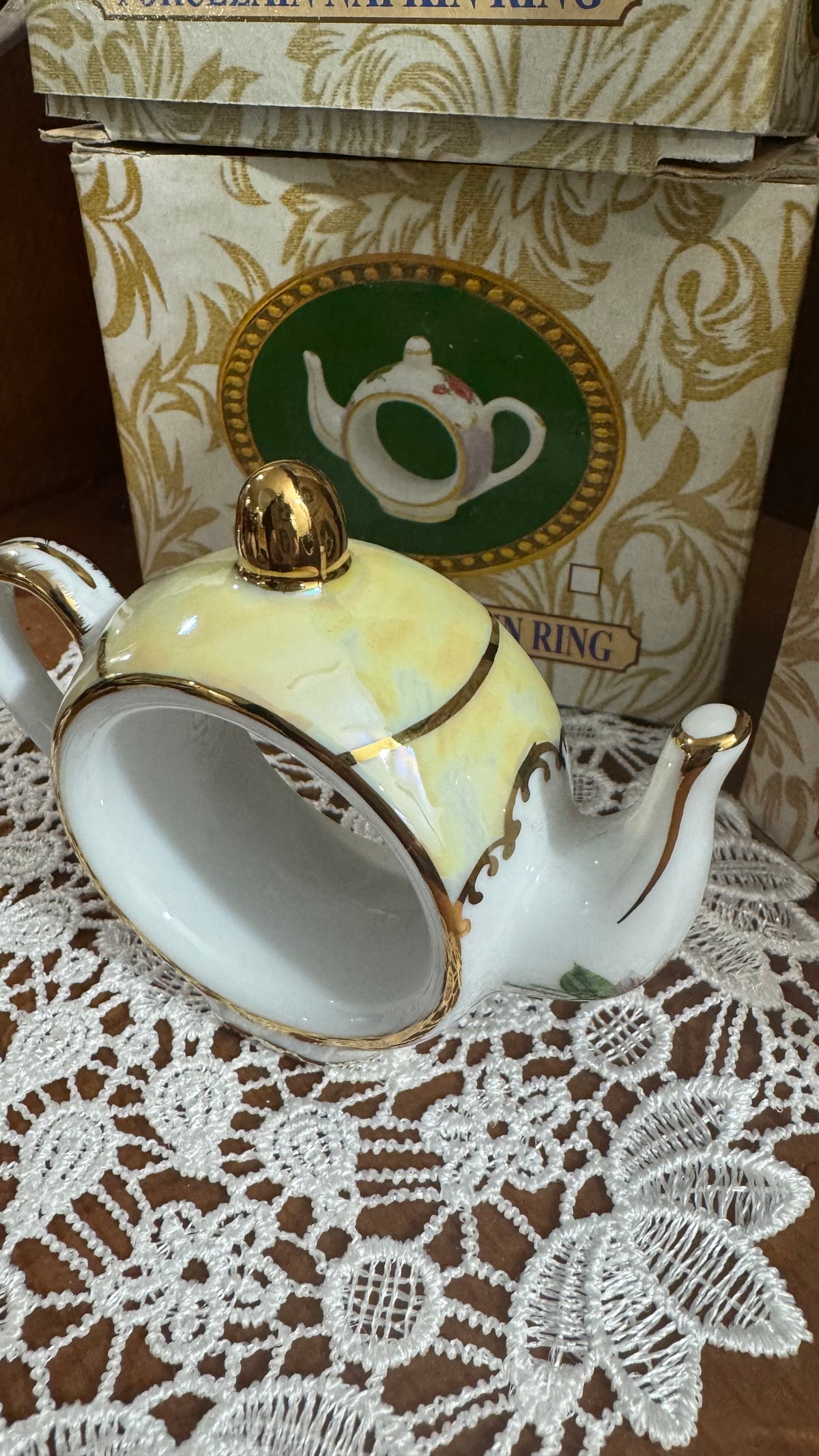 Set of 5 Cracker Barrel Porcelain Teapot Napkin Rings – Pastel Floral & Gold Trim – Boxed