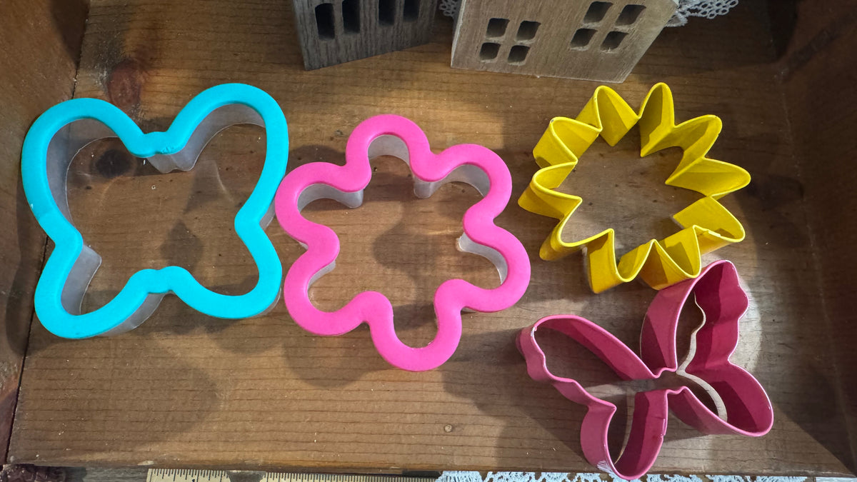4 Spring Cookie Cutters – Butterflies, Flower & Sunburst
