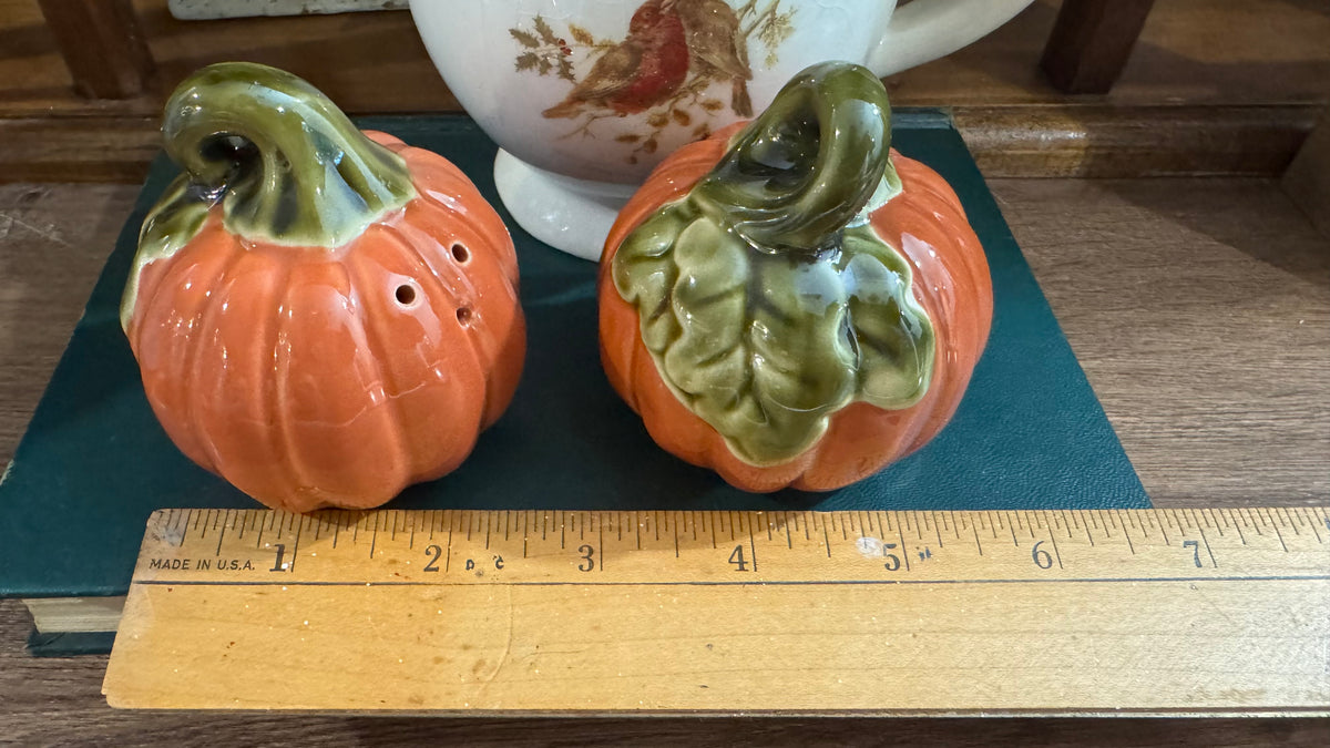 Ceramic Pumpkin Salt & Pepper Shakers – Fall Harvest Décor