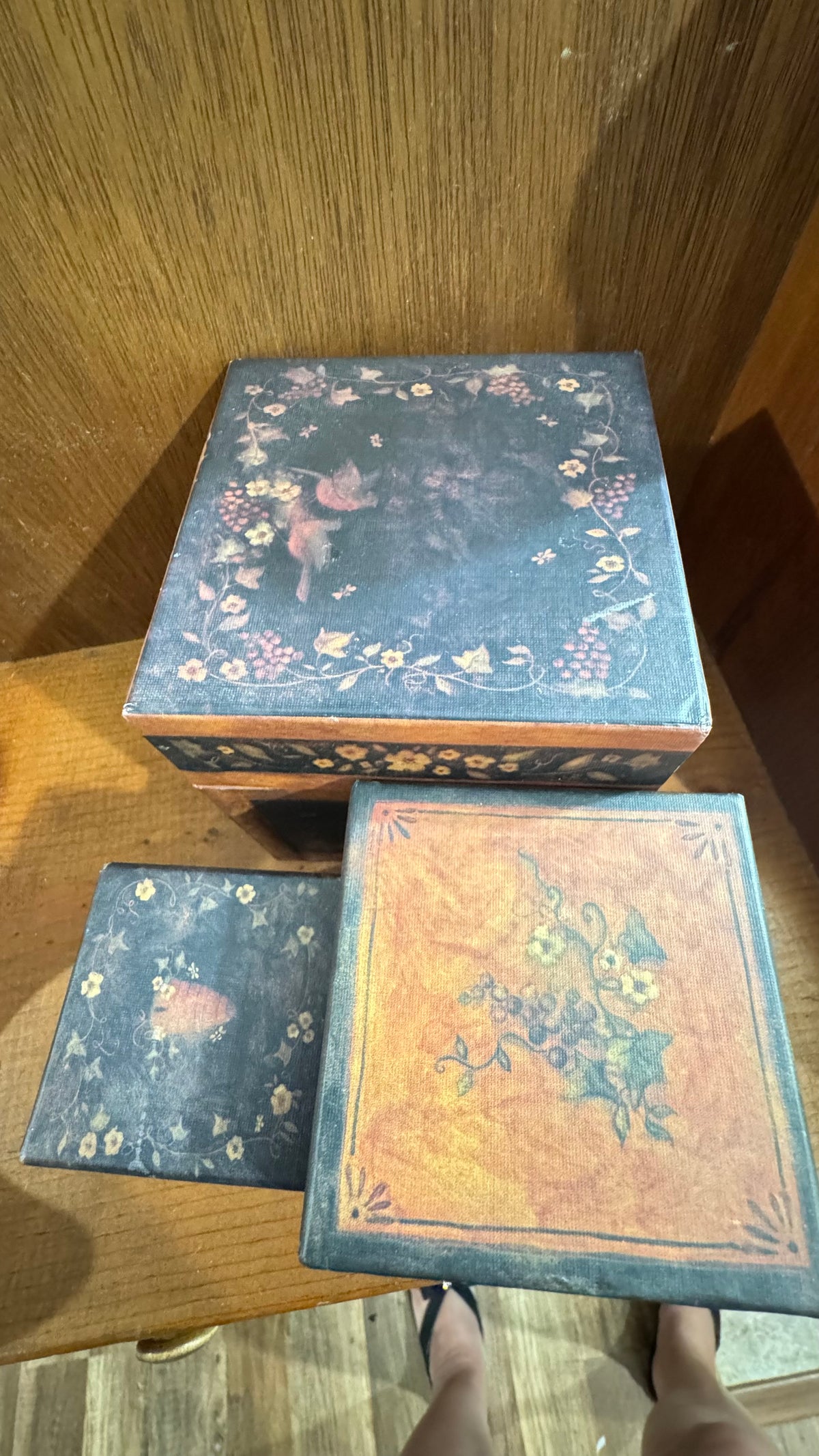 Bob’s Boxes Primitives “Very Fine Grapevine” Decorative Storage Boxes – Set of 3