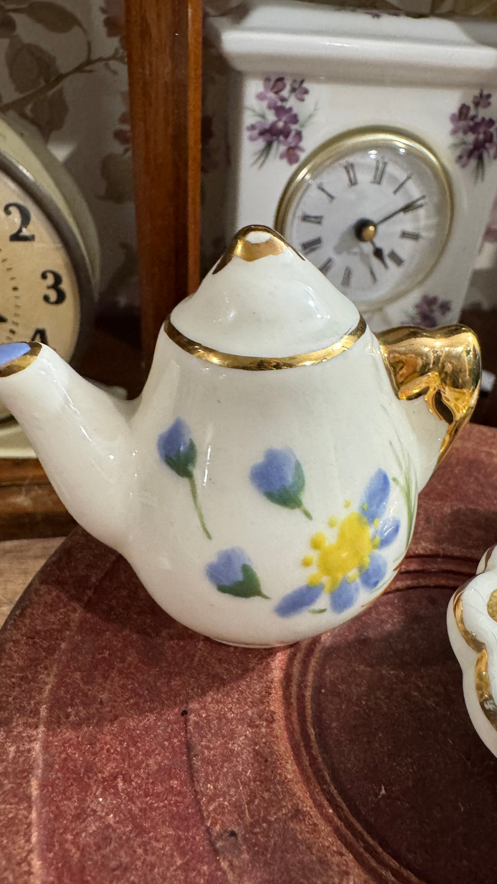 Vintage Poinsettia Studios Teapot & Leaf Salt Pepper Shaker Set Blue Floral Gold