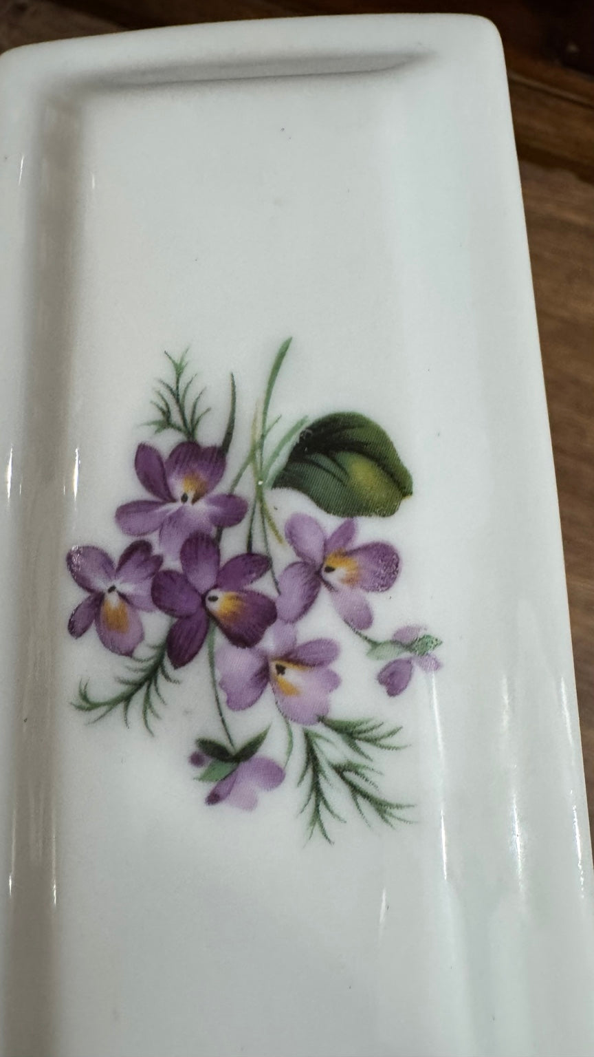 Vintage Porcelain Violet Floral Quartz Mantel Clock – Made in Taiwan