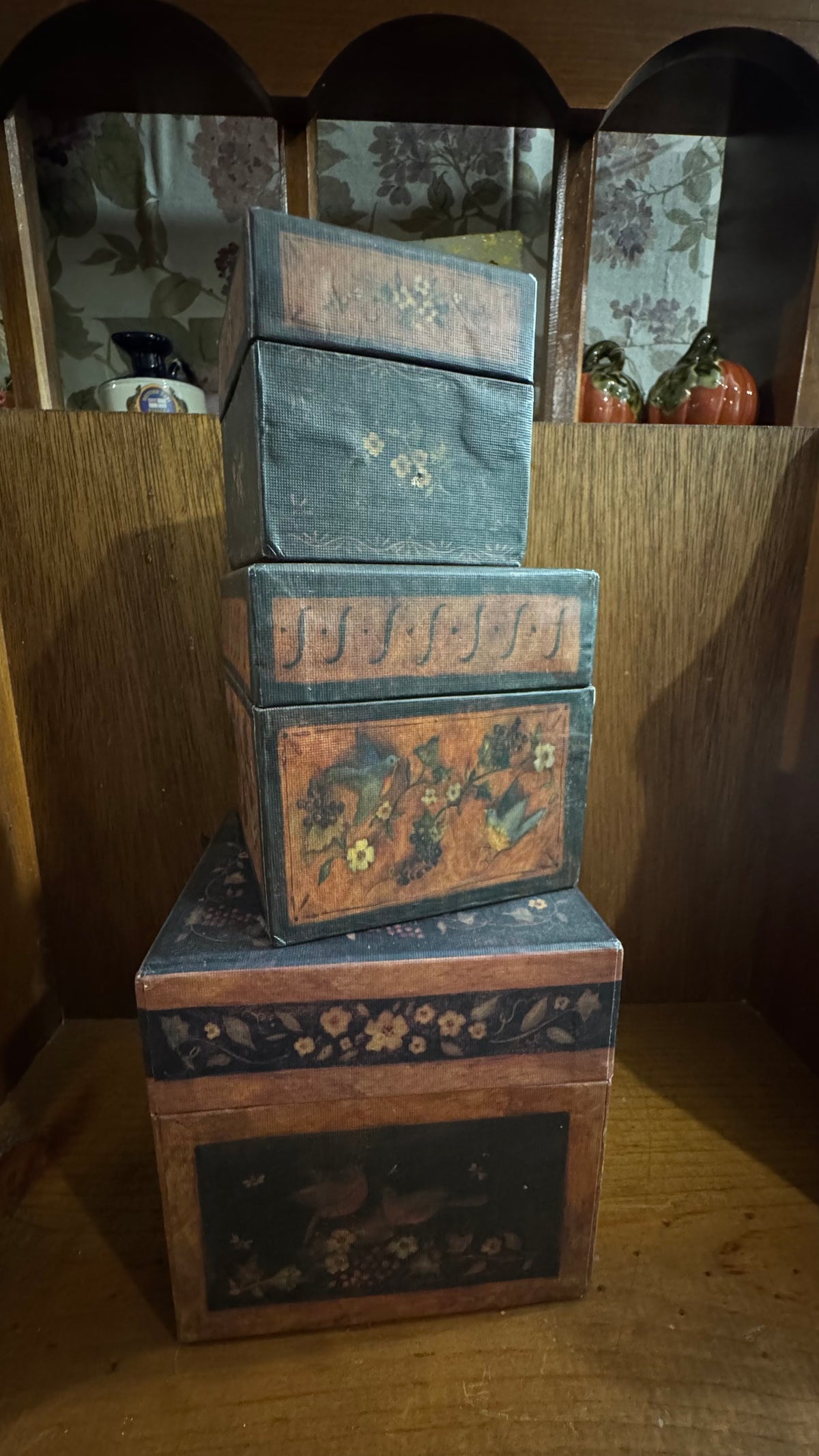 Bob’s Boxes Primitives “Very Fine Grapevine” Decorative Storage Boxes – Set of 3