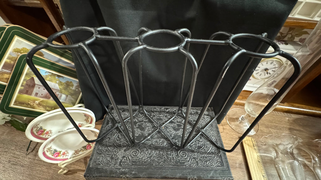 3 Glass Bud Vases with Black Metal Stand – Ruffled Flower Design